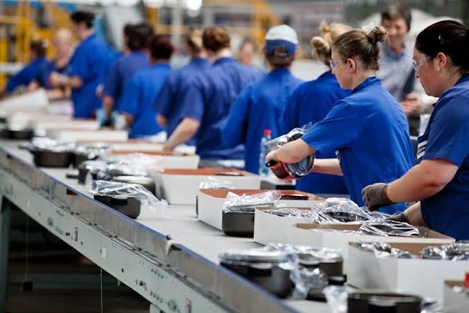 Pessoas em produção