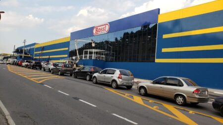 Faixada do Rossi Supermercados